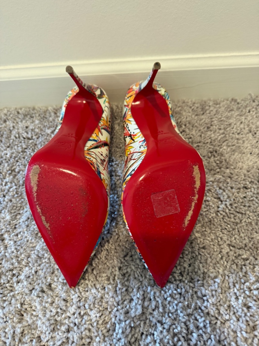 Christian Louboutin - Picture 6 of 6